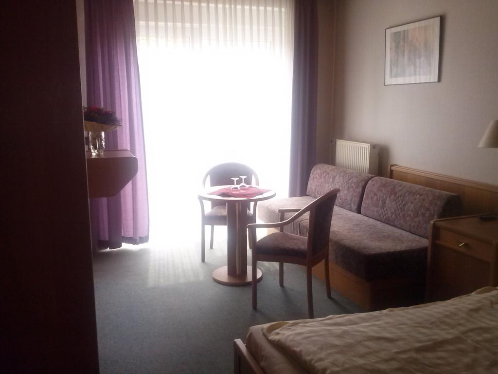 Landhotel Hamburger Hof Nettlingen Rum bild